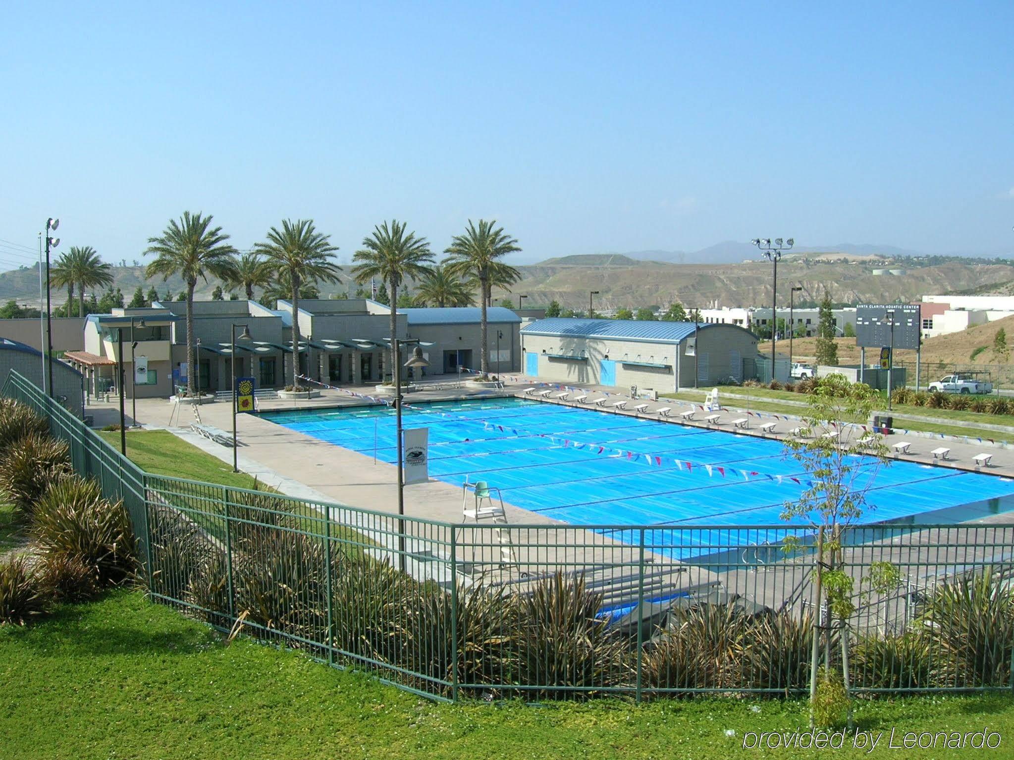 Best Western Valencia/Six Flags Inn & Suites Santa Clarita Buitenkant foto