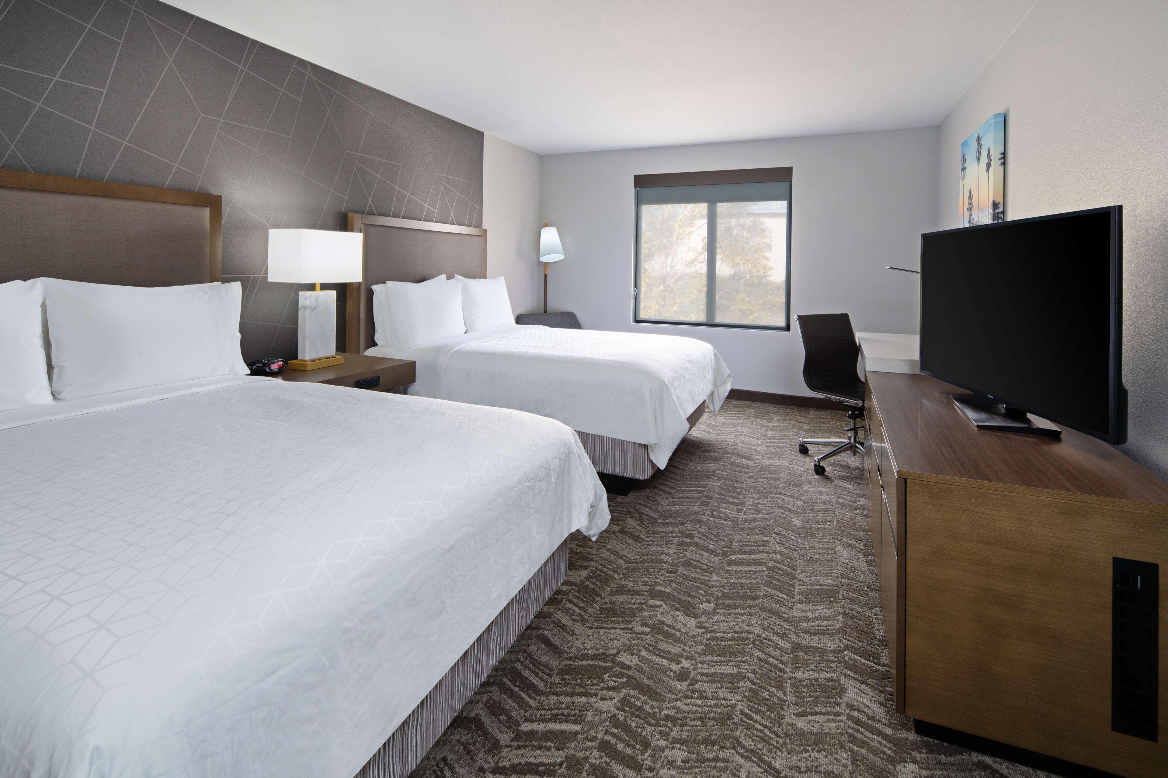 Best Western Valencia/Six Flags Inn & Suites Santa Clarita Buitenkant foto