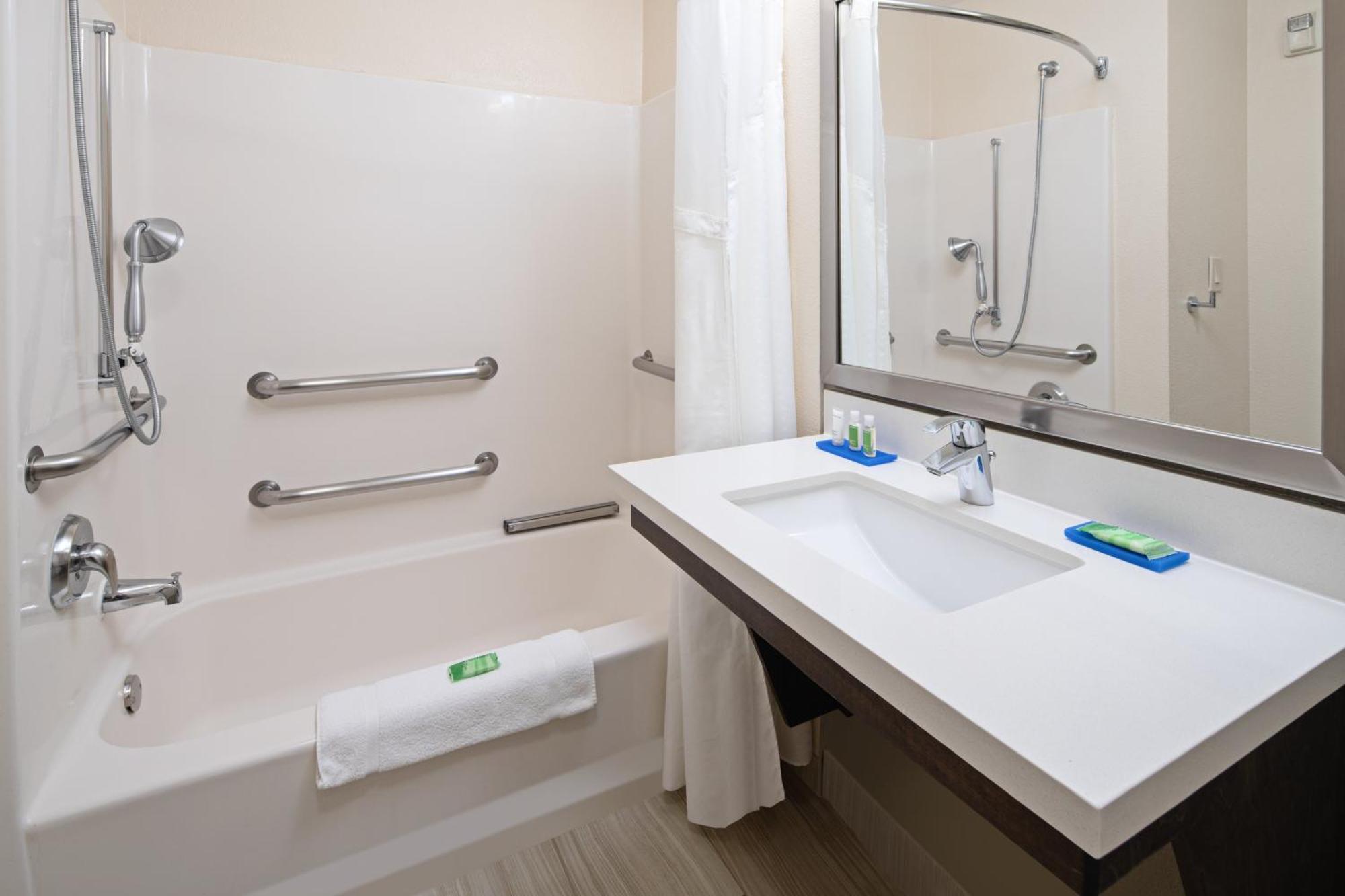 Best Western Valencia/Six Flags Inn & Suites Santa Clarita Buitenkant foto